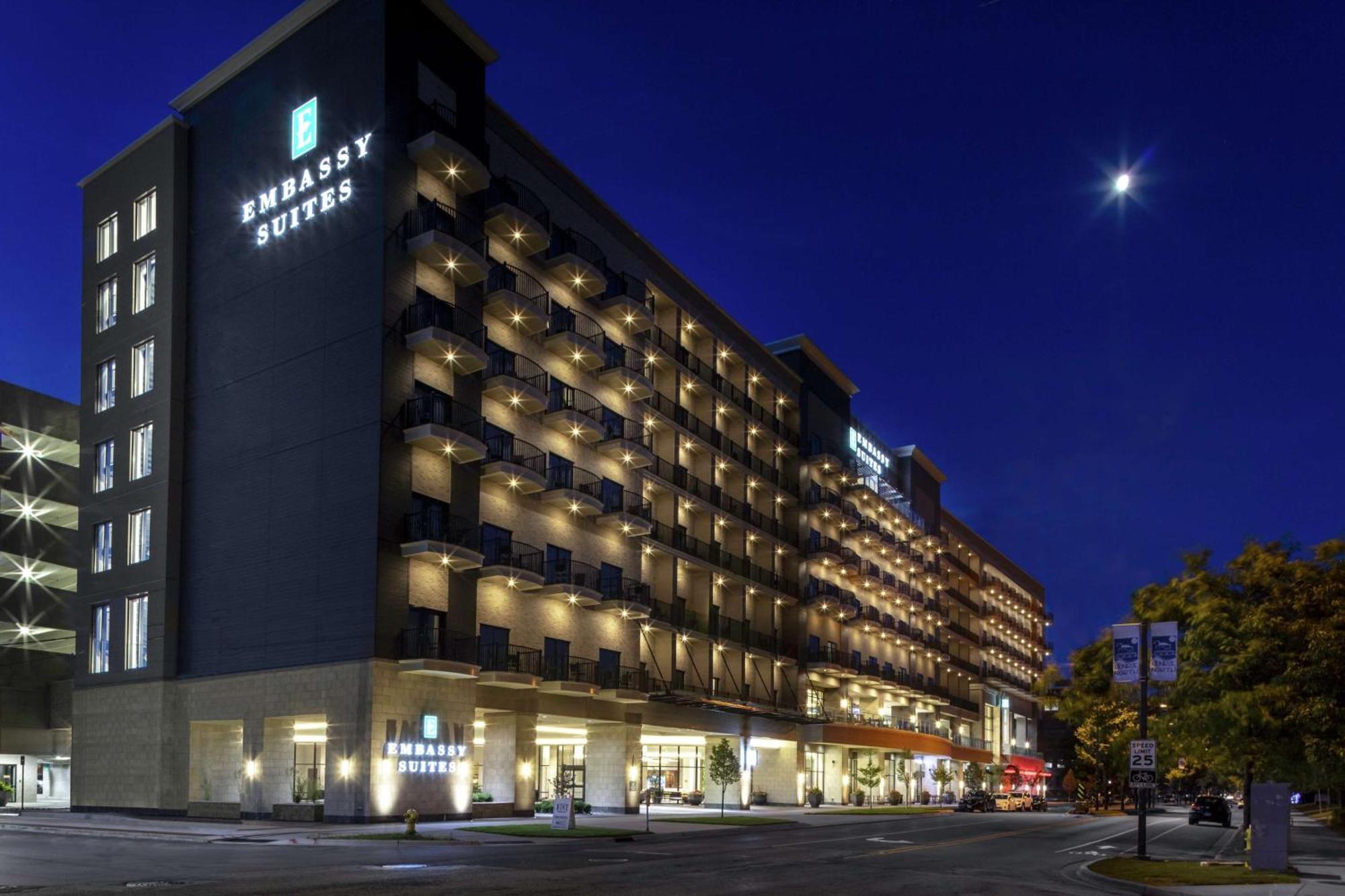 Embassy Suites By Hilton Grand Rapids Downtown Εξωτερικό φωτογραφία
